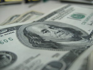 100-dollars-1241395 (1)
